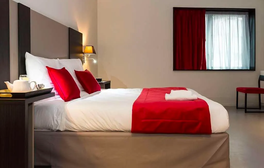 Appart Hotel Odalys City Paris XVII 3*,  France
